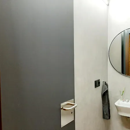 شباب إراسموس بريميوم *