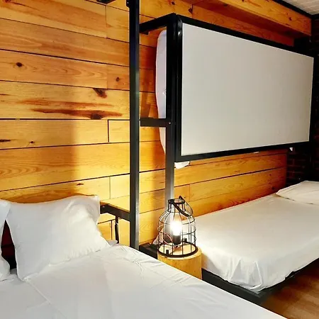 Albergue Amelia By Gaiarooms *